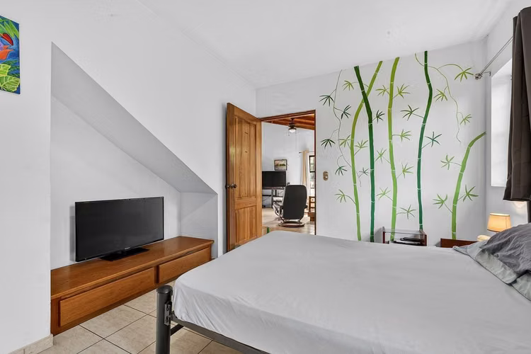 Casa Martín Pescador | Casa con piscina, 3 hab y 2.5 baños a pie de la playa en Las Palmas - Imagen 12