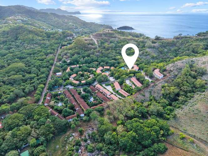 La Colina 8024 | Condo de 2 habitaciones en nivel superior con balcón y vista a la montaña - Imagen 7