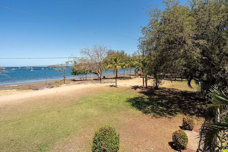 Mangos Beachfront | Propiedad frente al mar de 1.29 acres en Playas del Coco - Imagen 2