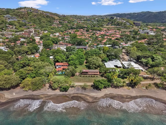 Mangos Beachfront | Propiedad frente al mar de 1.29 acres en Playas del Coco - Imagen 9