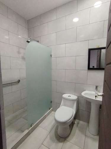 ALQUILER MODERNO APARTAMENTO EN LA TRINIDAD DE MORAVIA, EN UNA EXCELENTE UBICACIÓN TRANQUILA Y SEGURA