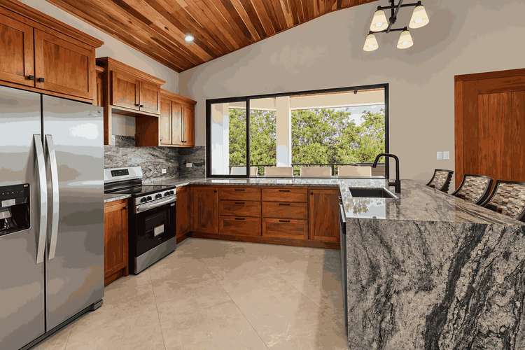 Lujosa casa en venta en Hayden Estates - Calle Morales -San Ramon de Alajuela  - Imagen 8