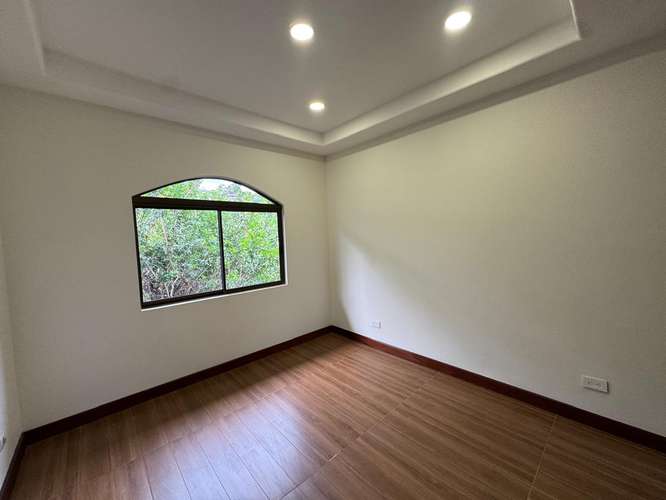 Casa Exclusiva en Condominio, Tres Ríos