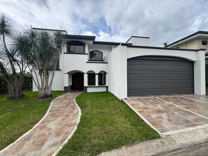 Casa Exclusiva en Condominio, Tres Ríos