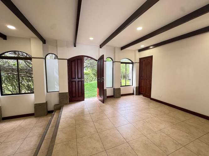 Casa Exclusiva en Condominio, Tres Ríos