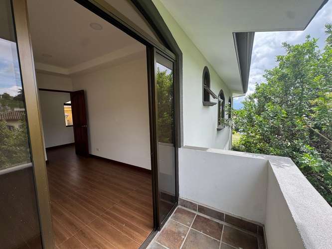 Casa Exclusiva en Condominio, Tres Ríos