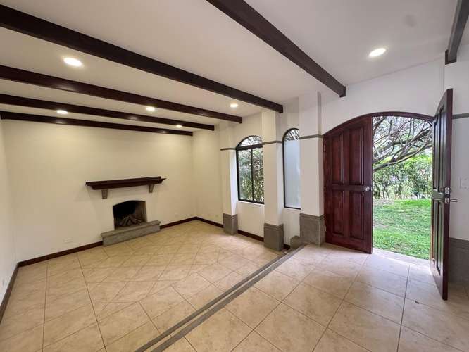 Casa Exclusiva en Condominio, Tres Ríos
