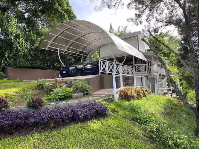  Alquiler de hermosa casa amueblada con servicio de internet incluido en Los Ángeles de Santo Domingo de Heredia.