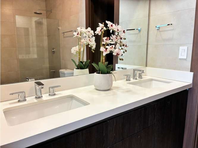 Alquiler Apartamento Nuevo de 154m2, Escazú San Rafael.