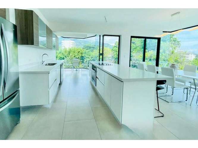 Alquiler Apartamento Nuevo de 154m2, Escazú San Rafael.