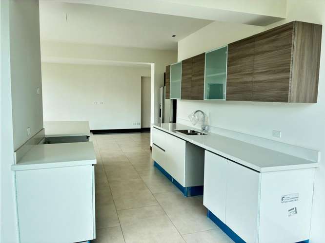 Alquiler Apartamento Nuevo de 154m2, Escazú San Rafael.