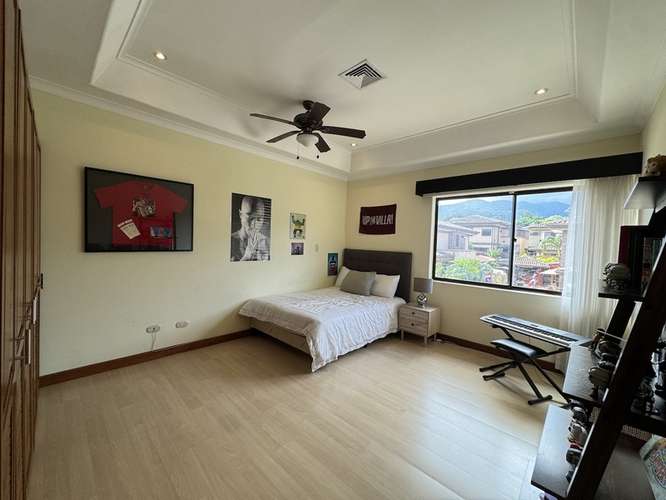 Casa en Venta en Puerta de Hierro, Santa Ana | 3 Habitaciones y Piscina Privada ID27610 - Imagen 12