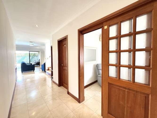 Casa en Venta en Puerta de Hierro, Santa Ana | 3 Habitaciones y Piscina Privada ID27610 - Imagen 2