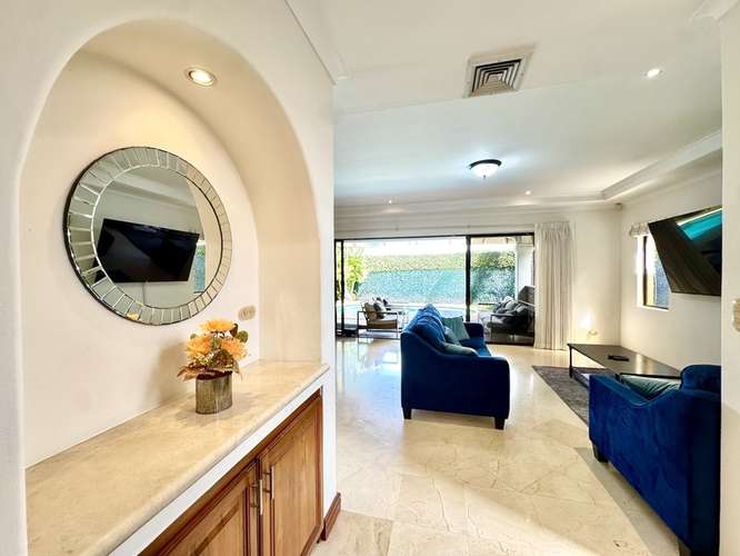 Casa en Venta en Puerta de Hierro, Santa Ana | 3 Habitaciones y Piscina Privada ID27610 - Imagen 3