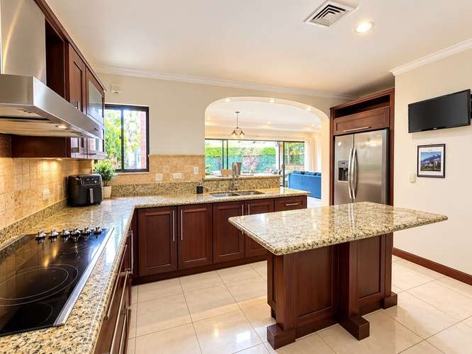 Casa en Venta en Puerta de Hierro, Santa Ana | 3 Habitaciones y Piscina Privada ID27610 - Imagen 9