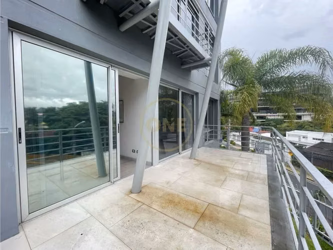 Exclusivo Apartamento Moderno en Escazú con Piscina y Gimnasio - Imagen 16