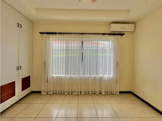 Casa en un solo nivel en Valle del Sol - Imagen 11