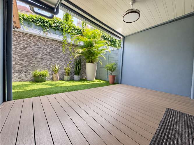 MODERNA CASA EN VENTA EN GUACHIPELÍN DE ESCAZÚ - Imagen 2