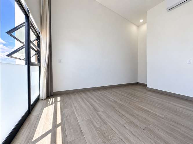 MODERNA CASA EN VENTA EN GUACHIPELÍN DE ESCAZÚ - Imagen 16