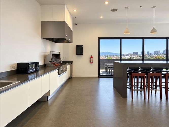 Apartamento con terraza y amueblado en Escazú Village - Imagen 13