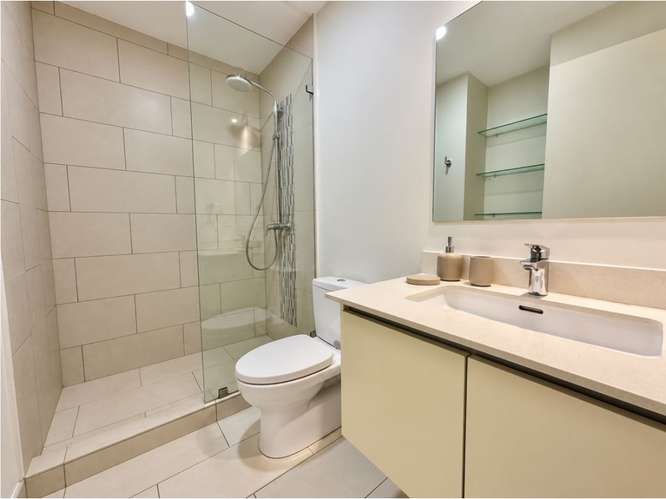 Apartamento con terraza y amueblado en Escazú Village - Imagen 7