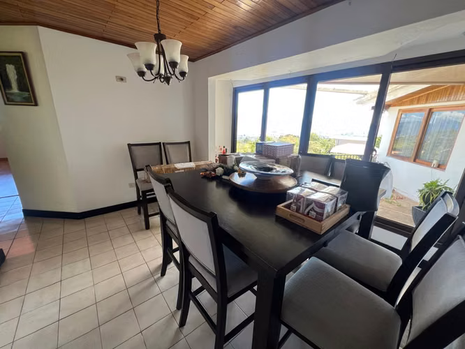 Casa Exclusiva en San Antonio de Escazú | Vistas Panorámicas, Amplios Jardines y Máxima Privacidad - Imagen 2