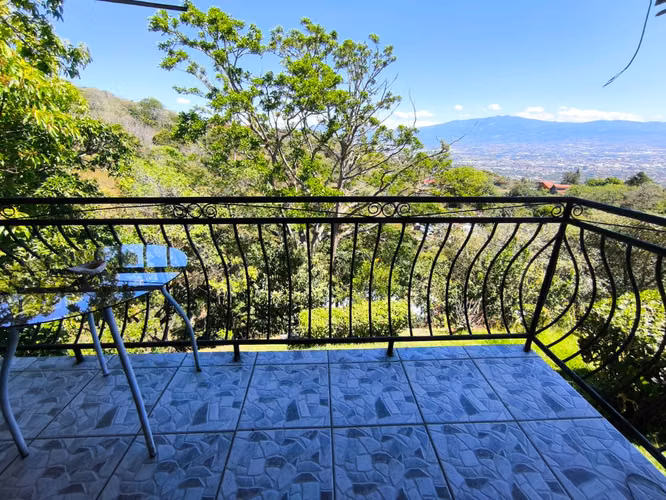Casa Exclusiva en San Antonio de Escazú | Vistas Panorámicas, Amplios Jardines y Máxima Privacidad - Imagen 11