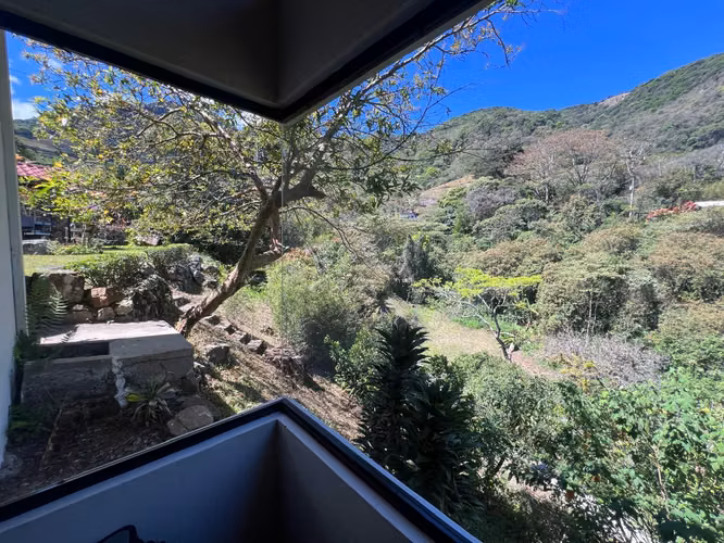 Casa Exclusiva en San Antonio de Escazú | Vistas Panorámicas, Amplios Jardines y Máxima Privacidad - Imagen 4