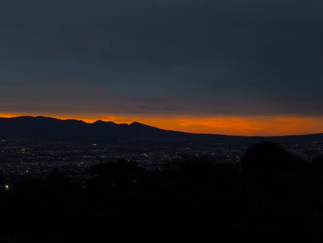 Casa Exclusiva en San Antonio de Escazú | Vistas Panorámicas, Amplios Jardines y Máxima Privacidad - Imagen 9