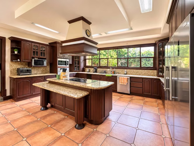 Venta Casa de Lujo Villa Real Santa Ana San José - Imagen 8