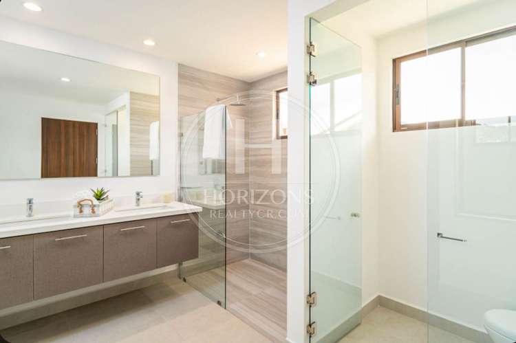 Preventa de Casas de Lujo en Condominio Parques del Sol Santa Ana noj1070 - Imagen 4
