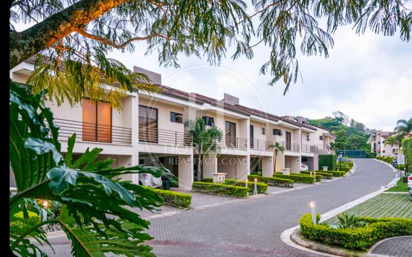 Preventa de Casas de Lujo en Condominio Parques del Sol Santa Ana noj1070 - Imagen 1