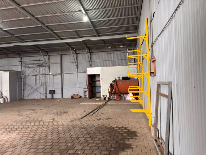 BODEGA EN ALAJUELA, GUACIMA 400mts2 - Imagen 2