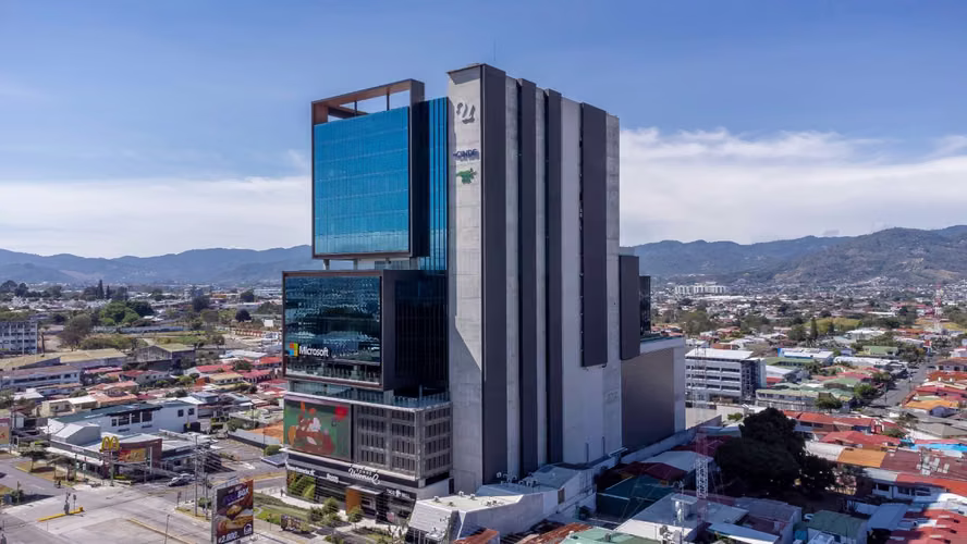 OFFICE IN UNIVERSAL TOWER - 124; SAVANNAH - 124; CLASS A +