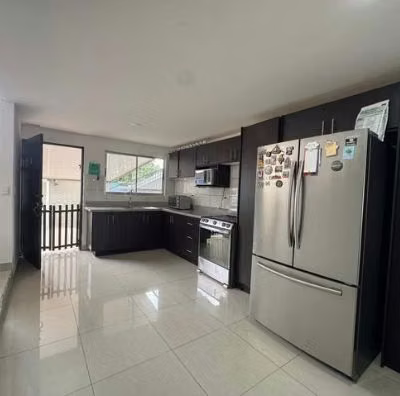 Casa de 2 plantas en Granadilla de Curridabat, San José - Imagen 4