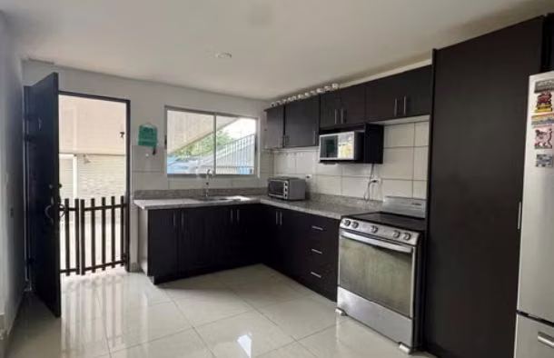 Casa de 2 plantas en Granadilla de Curridabat, San José - Imagen 5