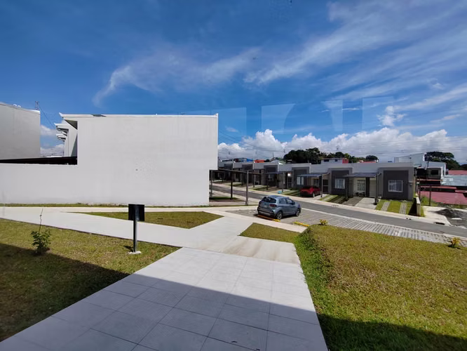 Venta de Casa en San Antonio de Alajuela. 25-646 