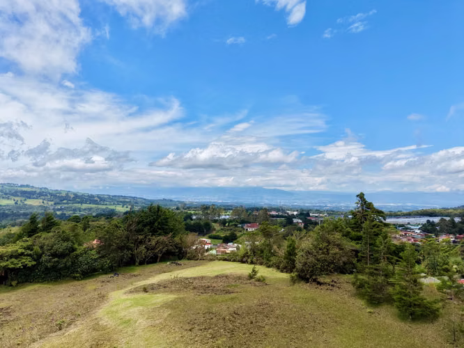 Quinta con cabaña de estilo rústico en Poasito, Alajuela - Imagen 2