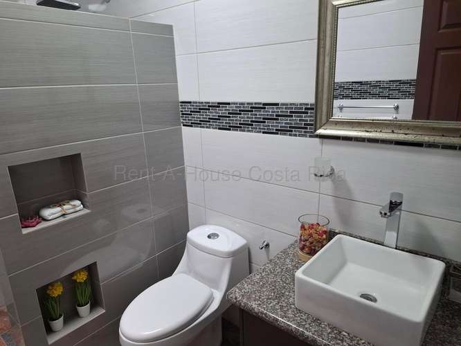 VENTA DE CASA DE 300 m² EN HEREDIA, CERCA DE OXÍGENO Y ZONAS FRANCAS | EN RESIDENCIAL CON SEGURIDAD - Imagen 19