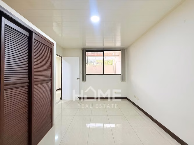 Alquiler de Apartamento en Piedades de Santa Ana muy comodo lindo e iluminado 425000 - Imagen 4