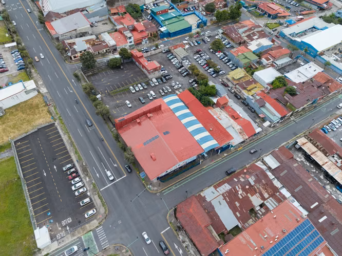 Edificio comercial sobre avenida 10 en el distrito hospital de San José - Imagen 3