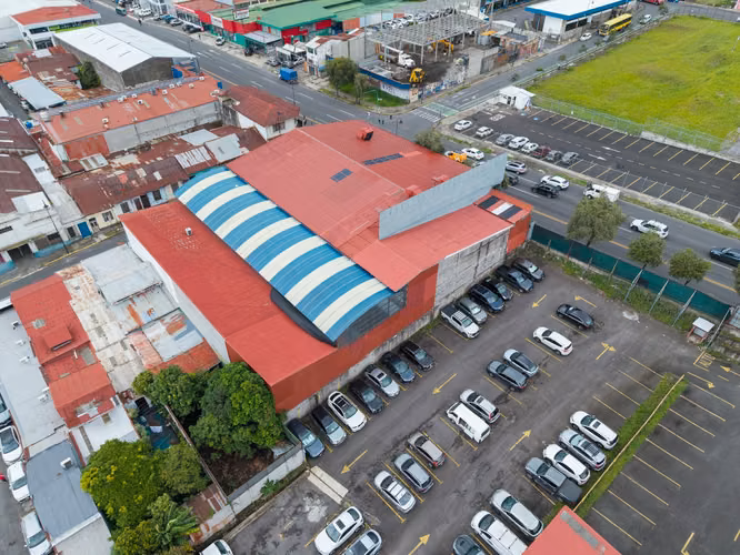 Edificio comercial sobre avenida 10 en el distrito hospital de San José - Imagen 6