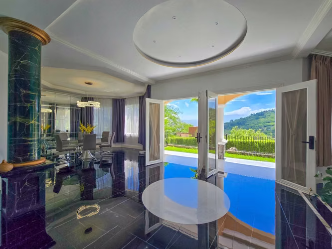 Lujosa Casa con Piscina Privada y Espectaculares Vistas / Piedades Santa Ana / 5 Habit. / 605 m² - Imagen 3