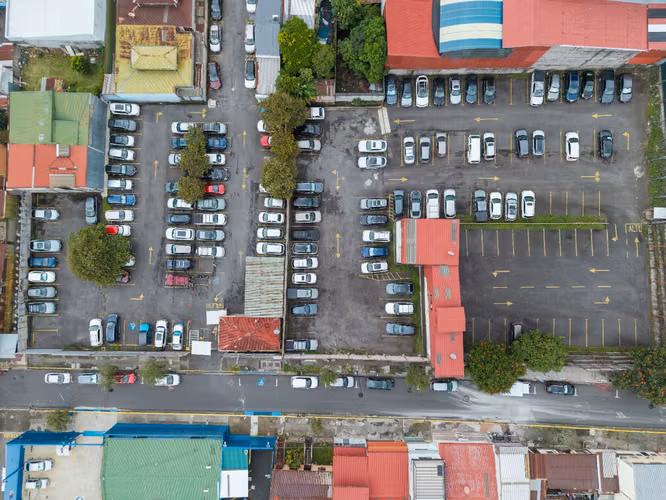 Parqueo Público en funcionamiento - Imagen 2