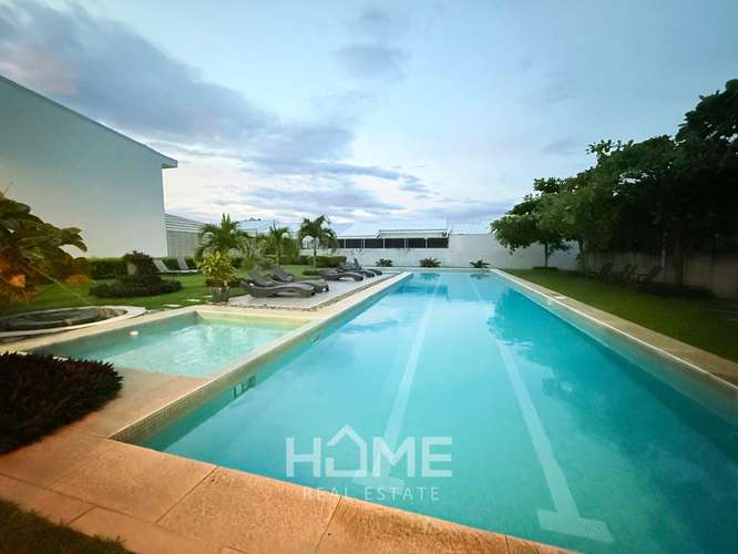 Alquiler de amplia Casa en Rio Oro de Santa Ana dentro de exclusivo condominio