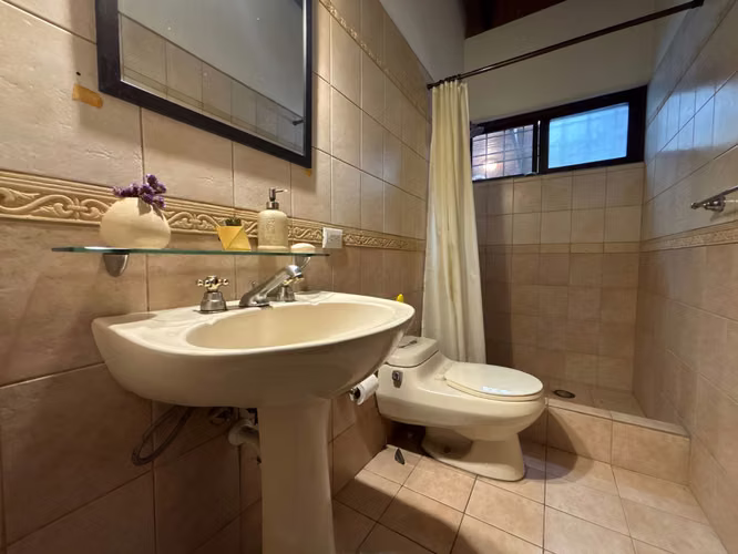 VENTA DE CASA DE 1 NIVEL CON LOTE DE 1.444 M² | BELLO HORIZONTE, ESCAZÚ - Imagen 14