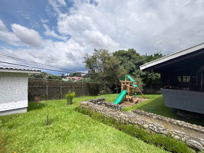 VENTA DE CASA DE 1 NIVEL CON LOTE DE 1.444 M² | BELLO HORIZONTE, ESCAZÚ - Imagen 4