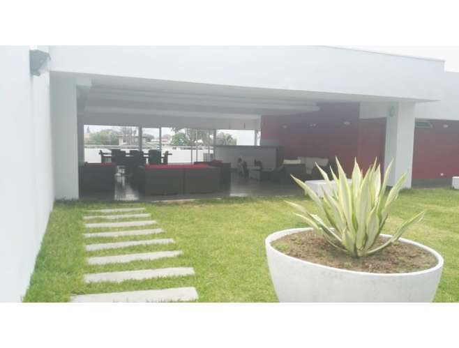 Apartamento en Los Yoses/piso 8-amenidades