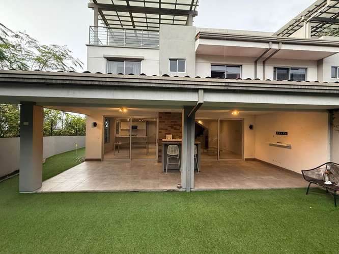 CONDOMINIO VISTAS DE ESCAZÚ – CASA TOWNHOUSE ESQUINERA - Imagen 1