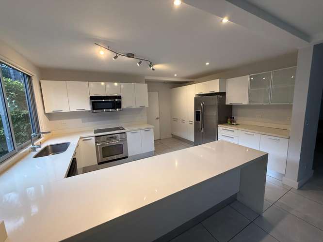 CONDOMINIO VISTAS DE ESCAZÚ – CASA TOWNHOUSE ESQUINERA - Imagen 11